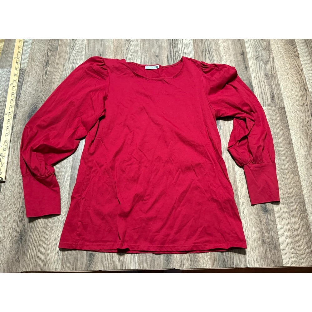 Doruse Shirt Women's Size Medium Red Crewneck Long Sleeve Shirt